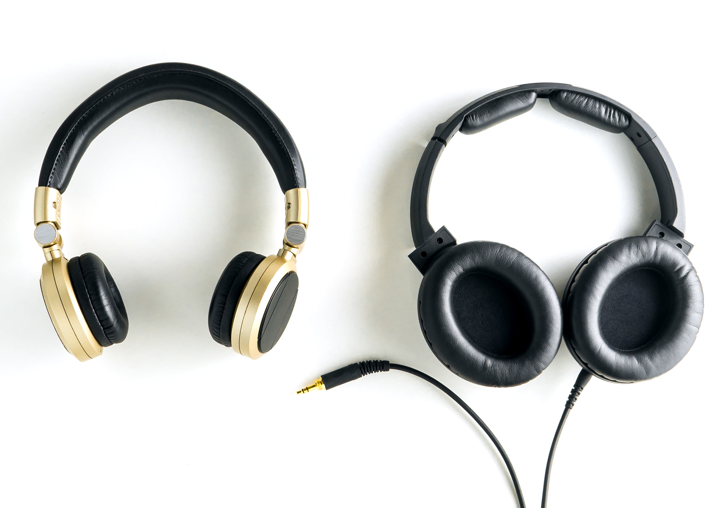 Wireless vs wired headphones. Advantages and disadvantages